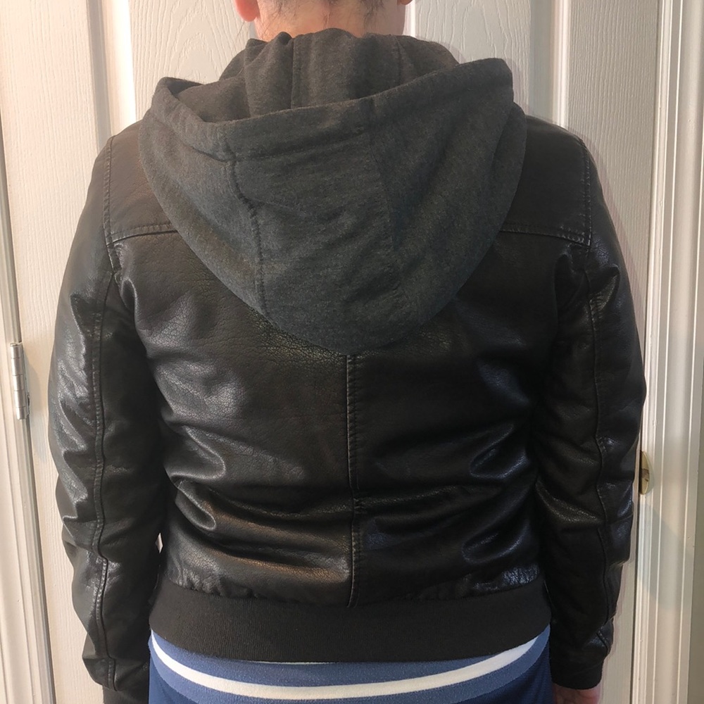 Levi’s jacket. - Picture 11 of 13